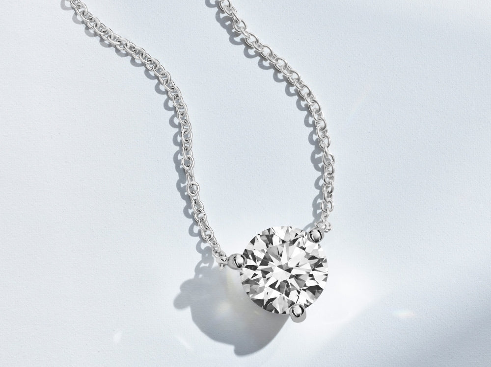 Lab-grown diamond white round brilliant pendant