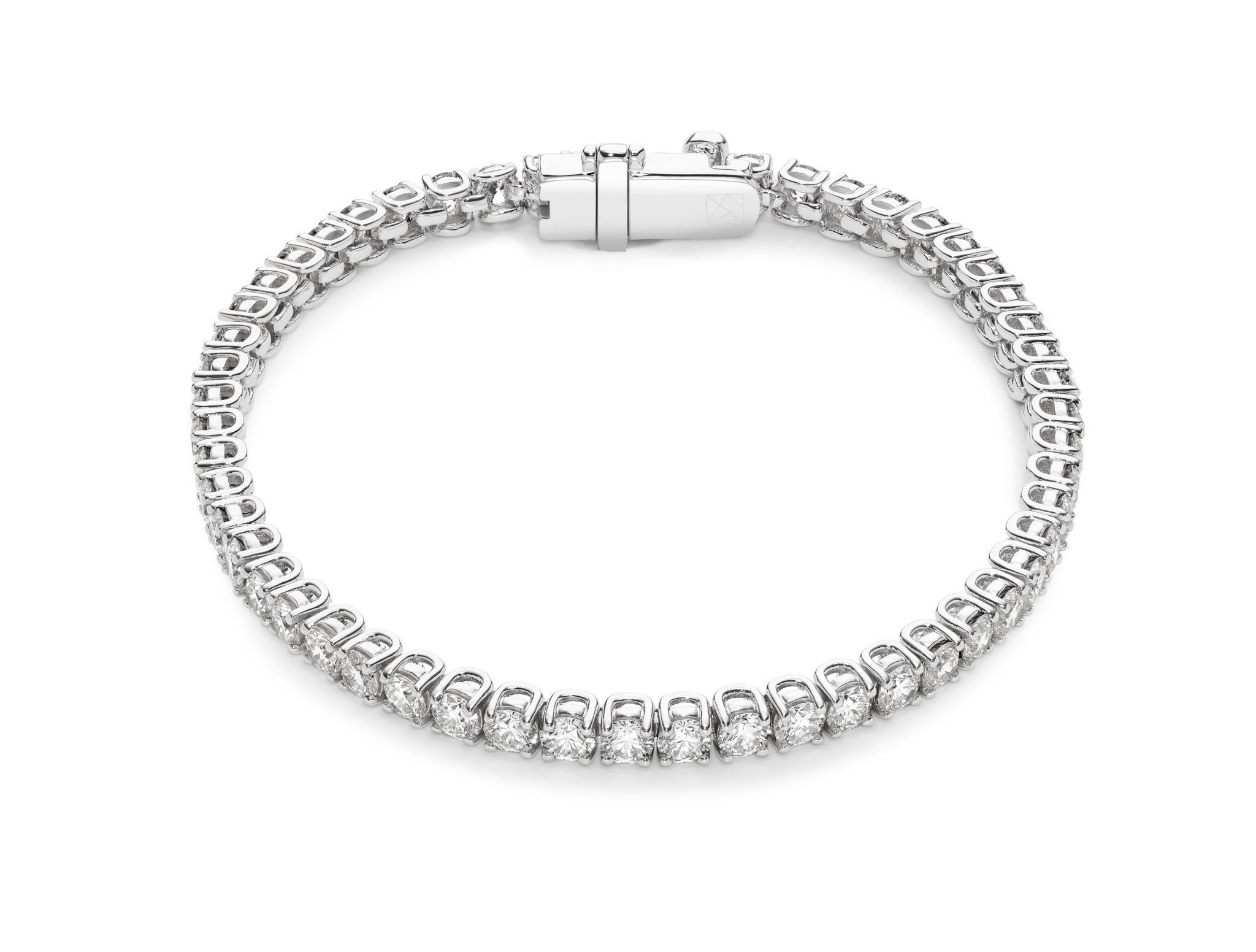 Overview of small tennis bracelet