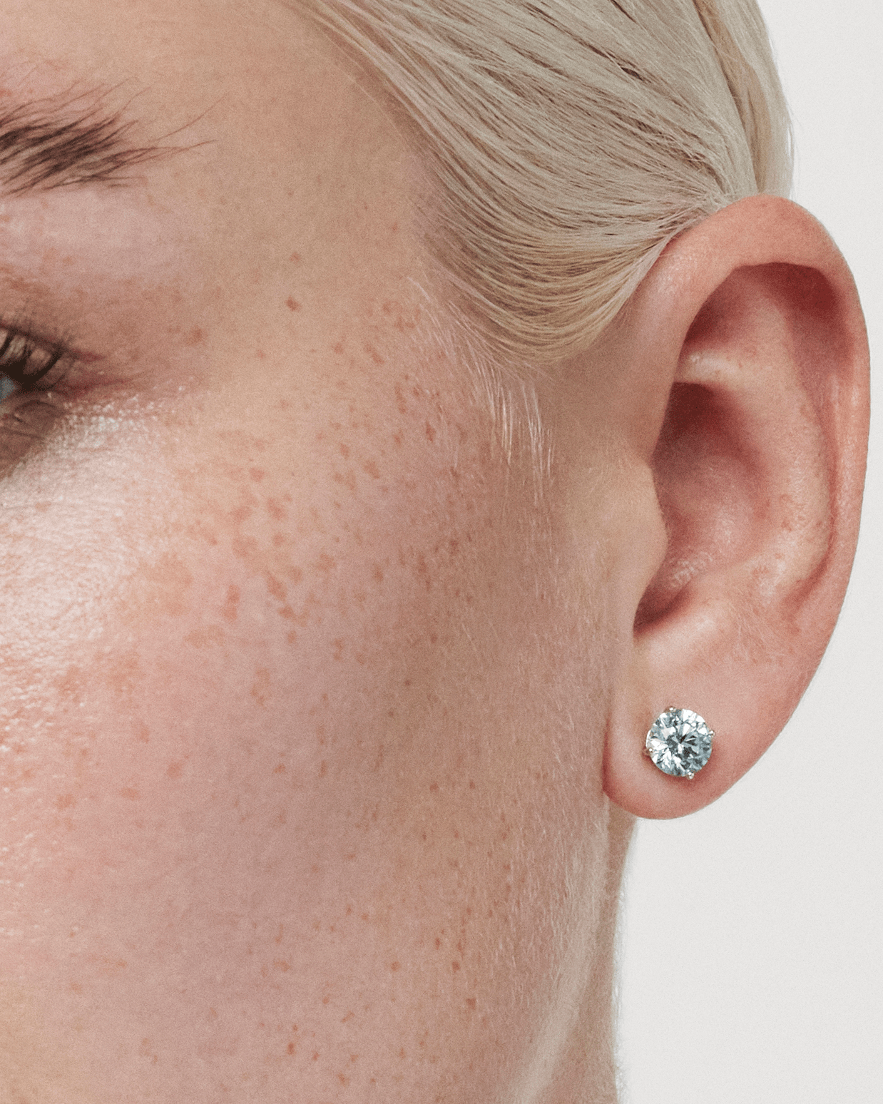 The Blue Round Brilliant Solitaire Studs