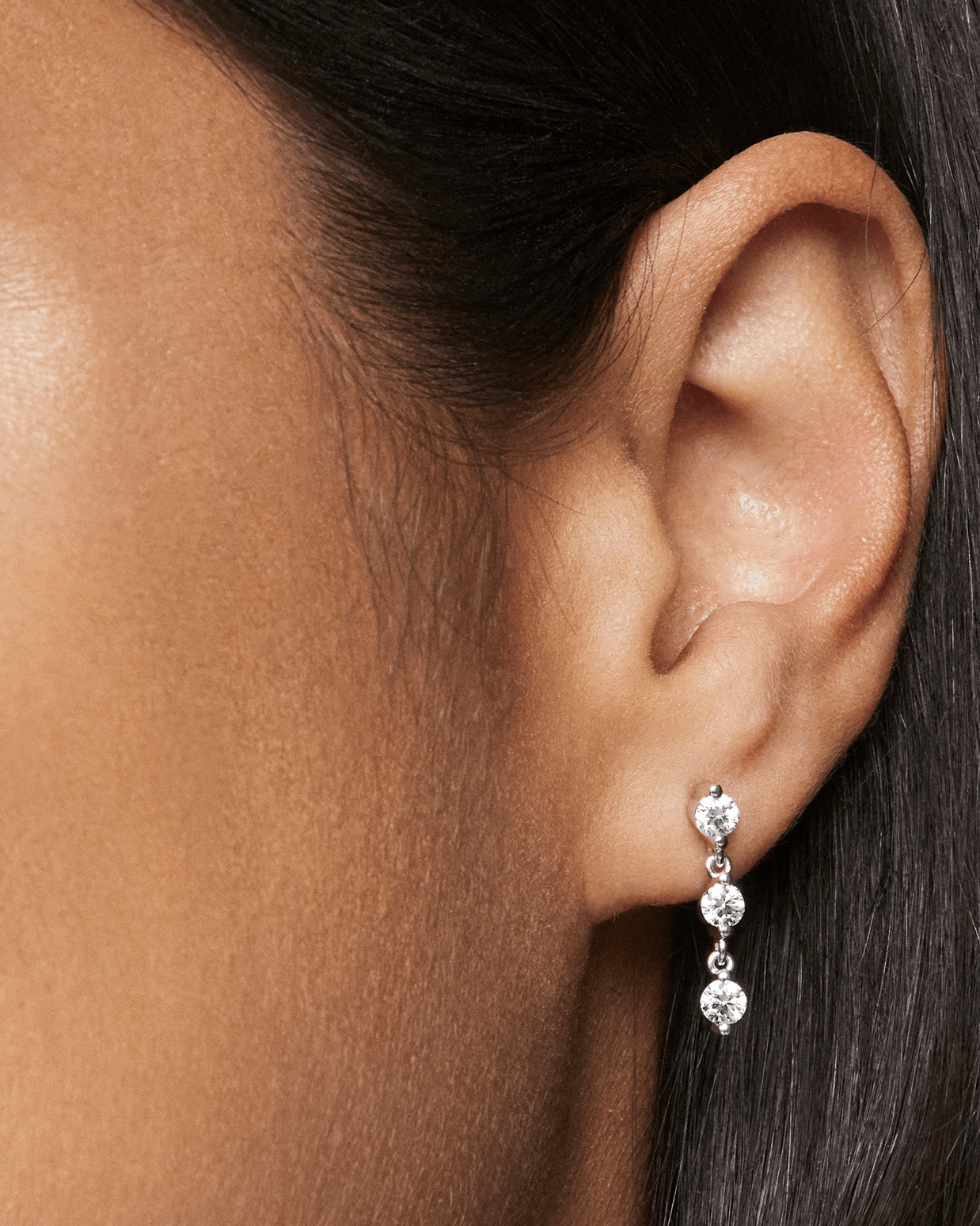 The Round Brilliant Line Drop Earrings