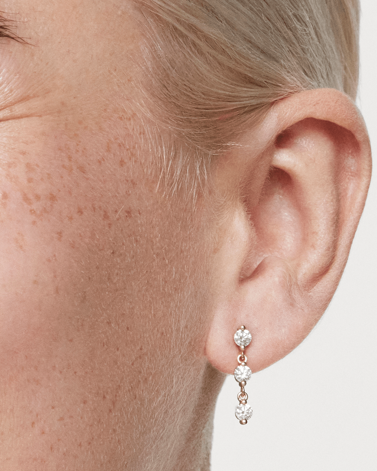 The Round Brilliant Line Drop Earrings