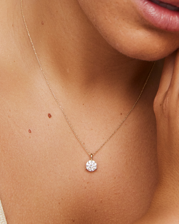 The Round Brilliant Solitaire Bale Pendant