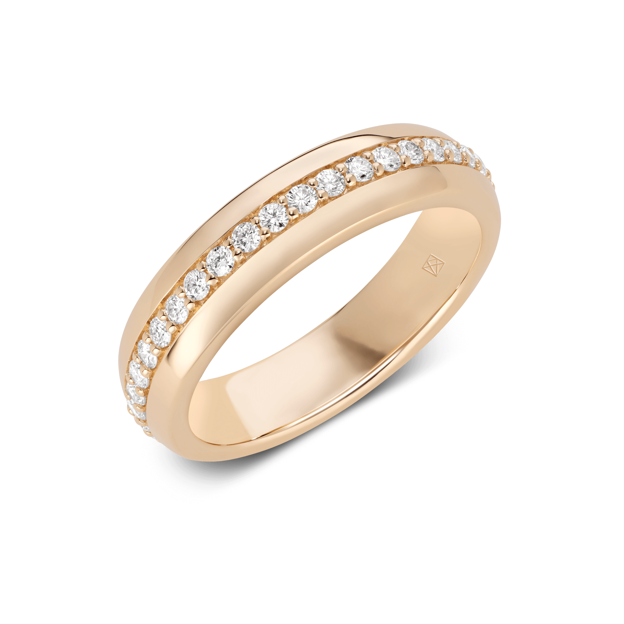 Angled view of the passage ring in yellow gold