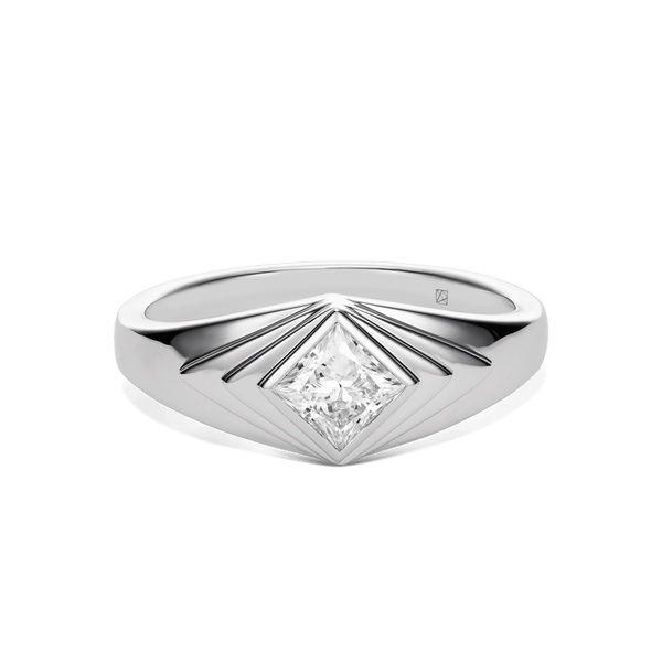 Front view of the white gold recollection ring