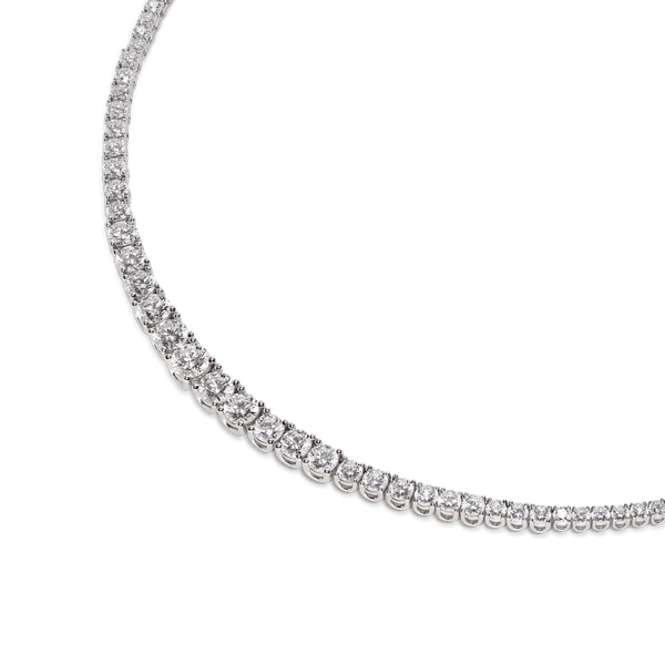 Close up detailed image of the riviera necklace